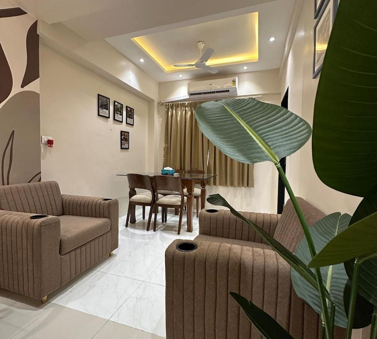 Izaara - 15 Mins From Lilavati & Nanavati Apartment Mumbai