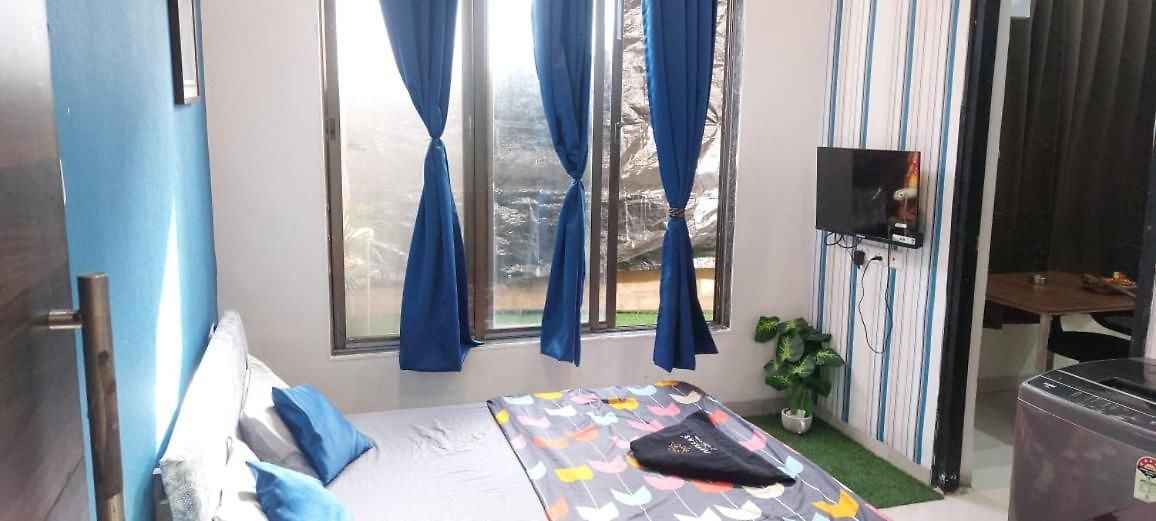 Iss 506 Private With Balcony Andheri West