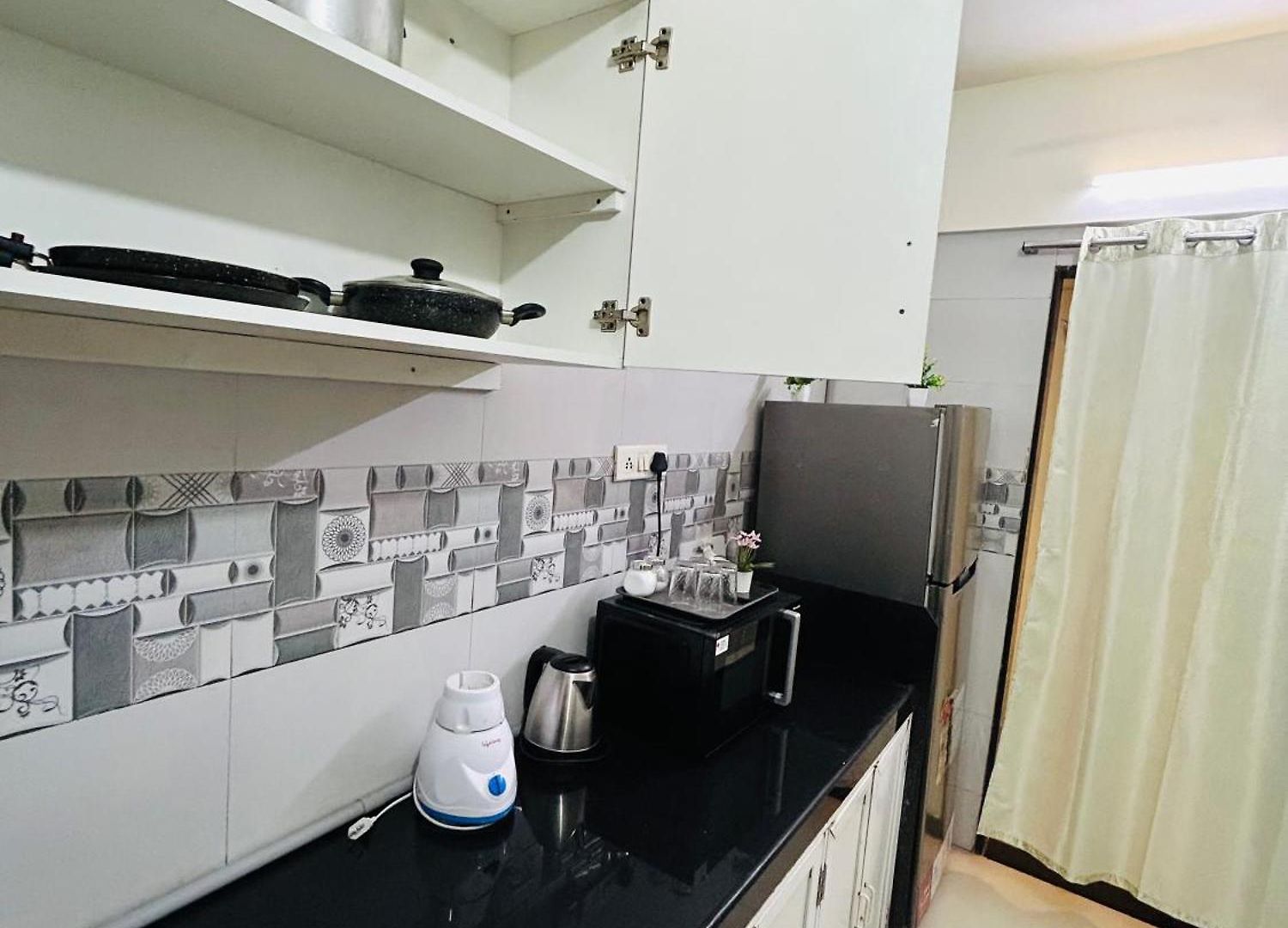 Apartment 2bhk Beside Hiranandini-star Homes Powai