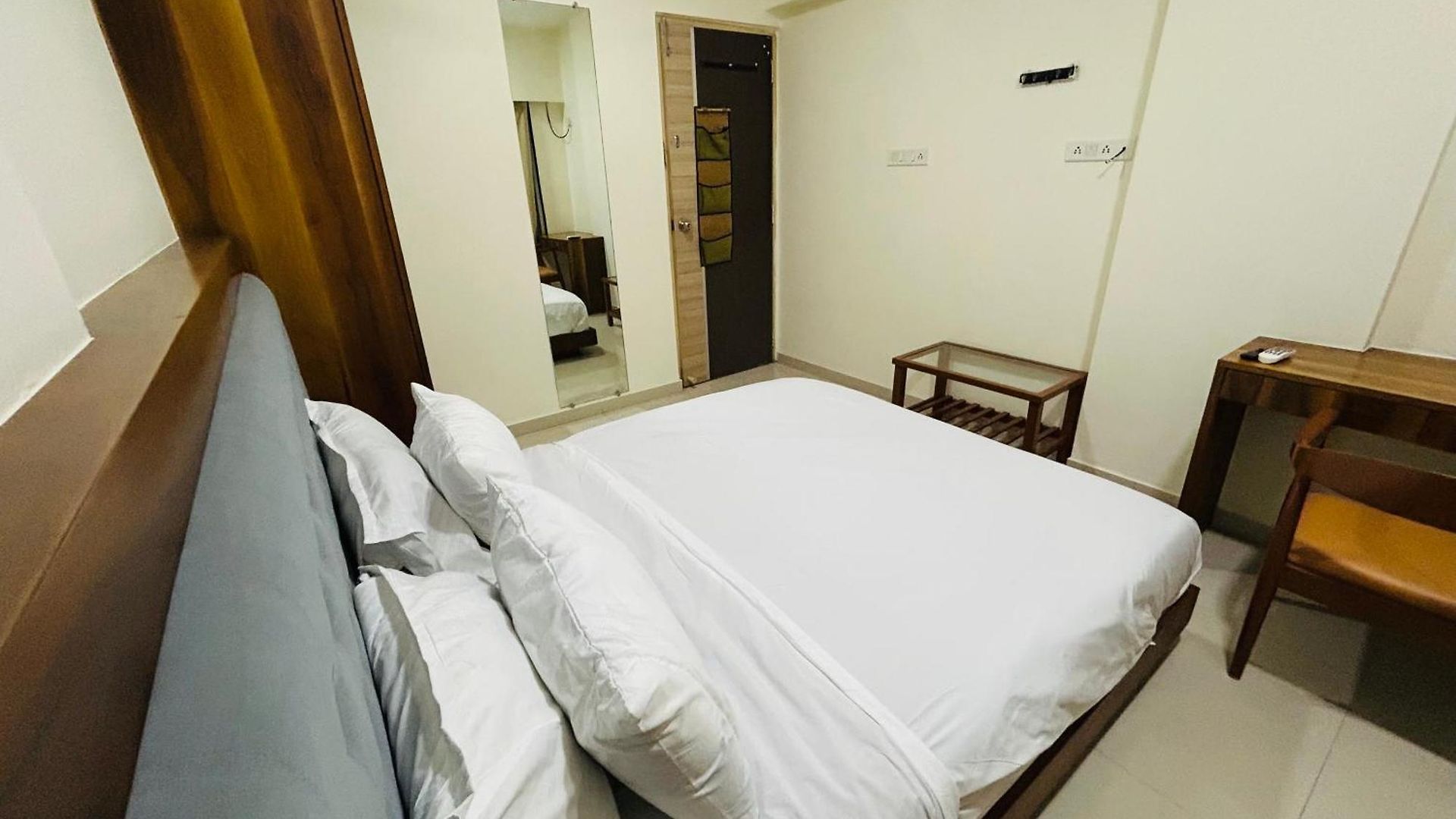 3bhk Near View Powai-star Homes