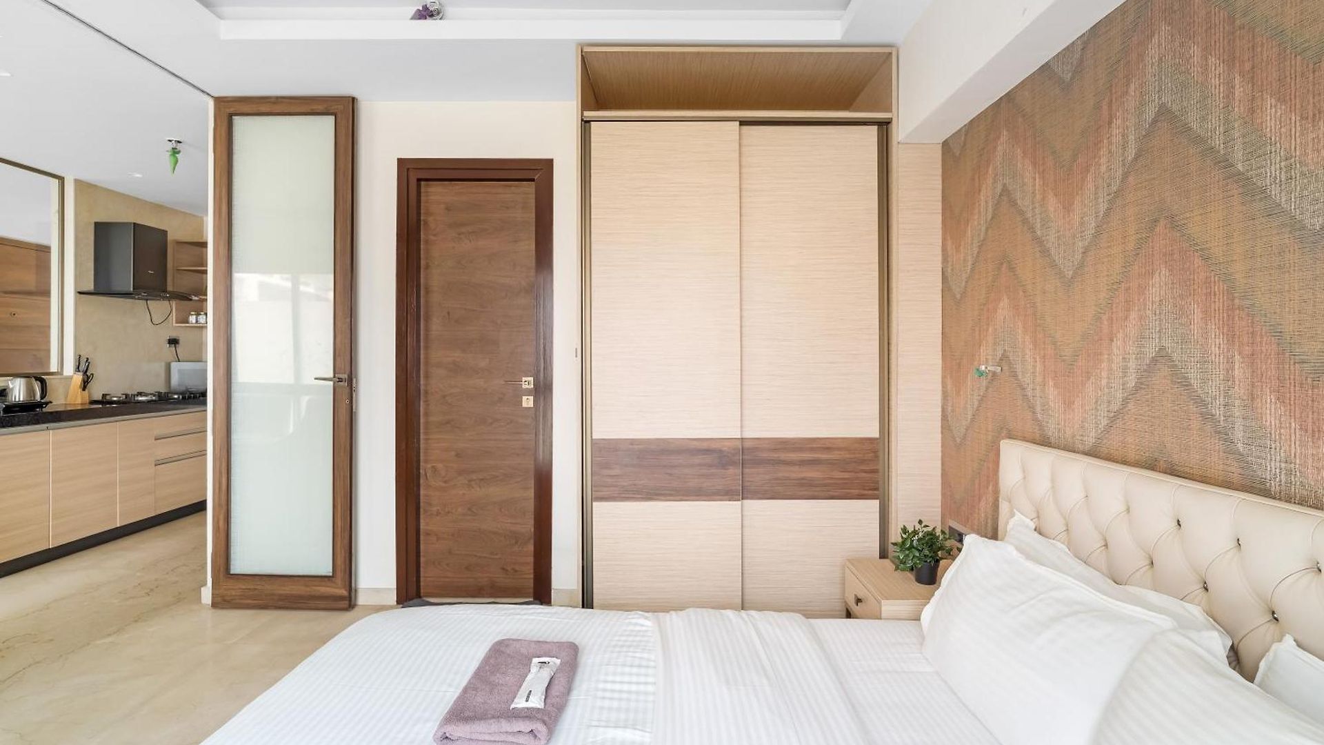 Ov Premium Near Bkc By Square One Mumbai