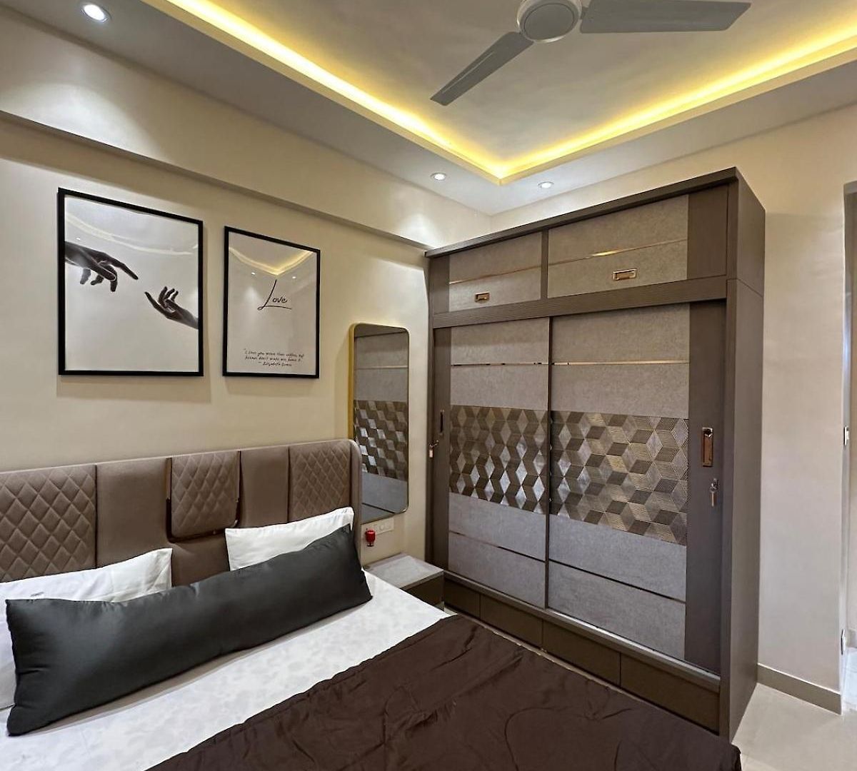 Izaara - 15 Mins From Lilavati & Nanavati Apartment *