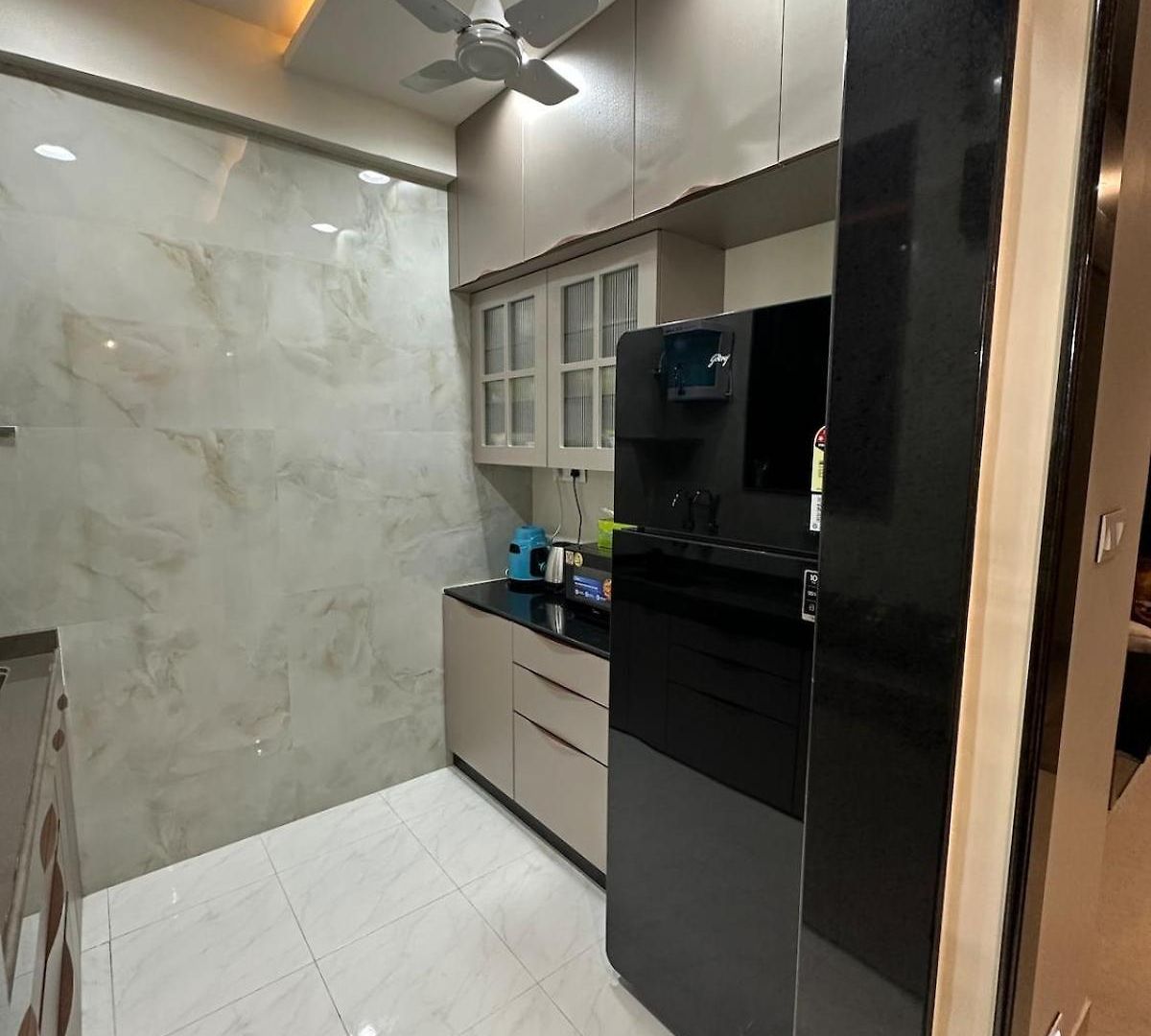 Enchante - 15 Mins From Lilavati & Nanavati Apartment *