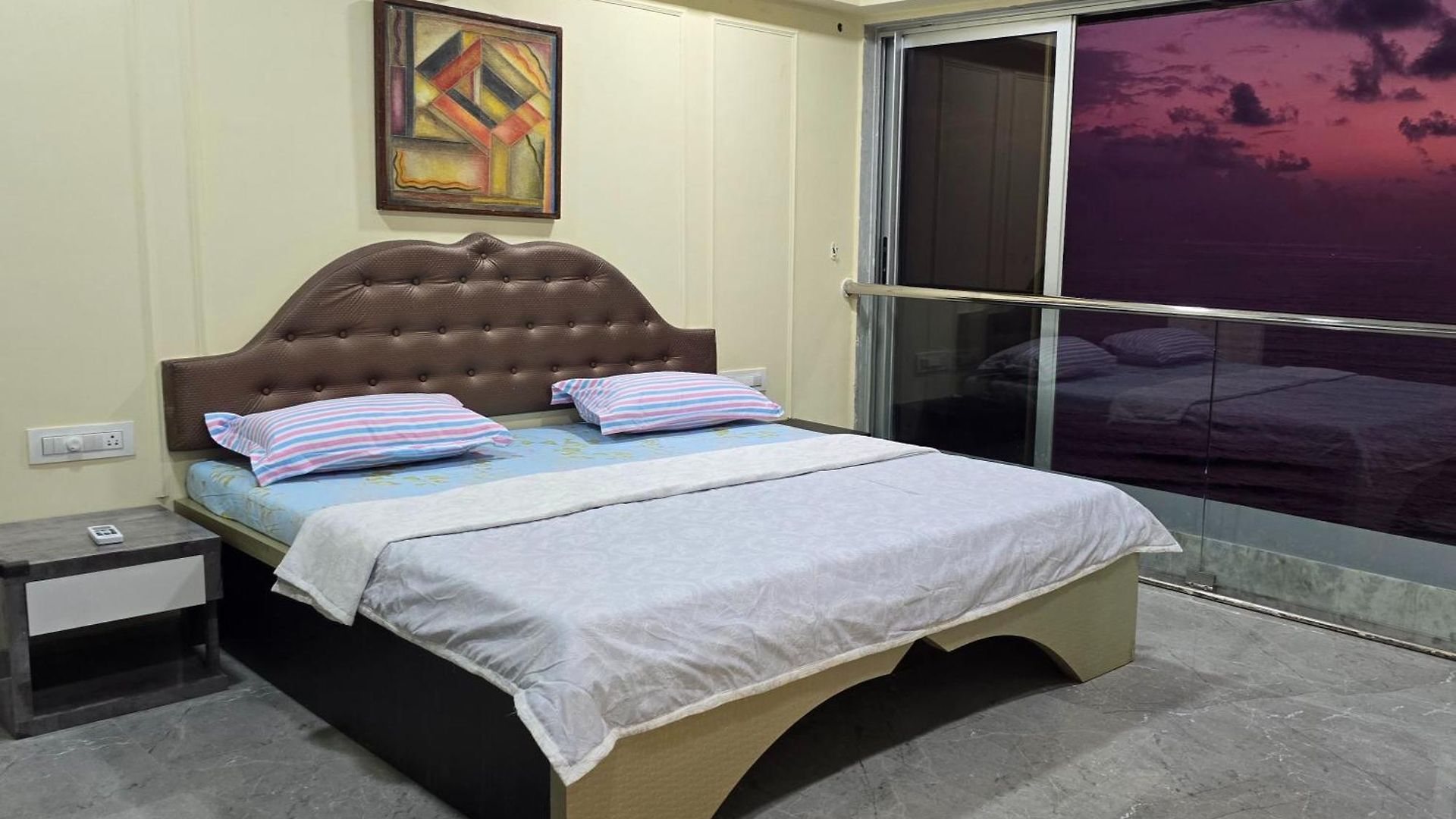 Apartment Ocean 360 Sea Facing Apartment- 1401
