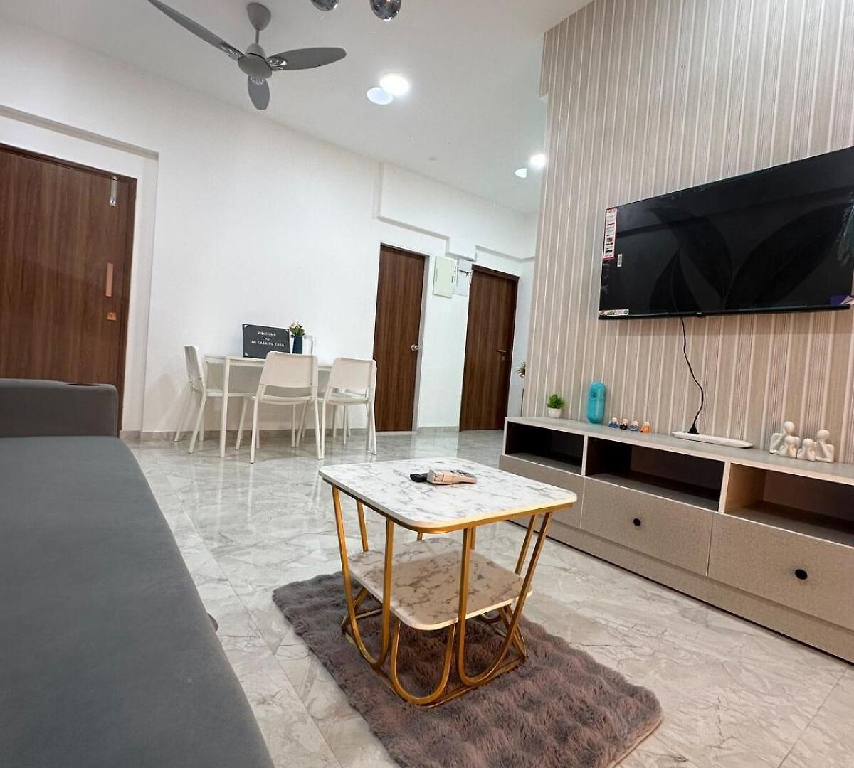 Apartment Rahuls Oasis *