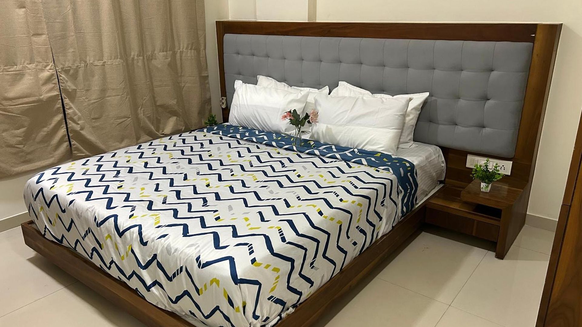 2bhk Near Powai Hiranandini-star Homes Apartment