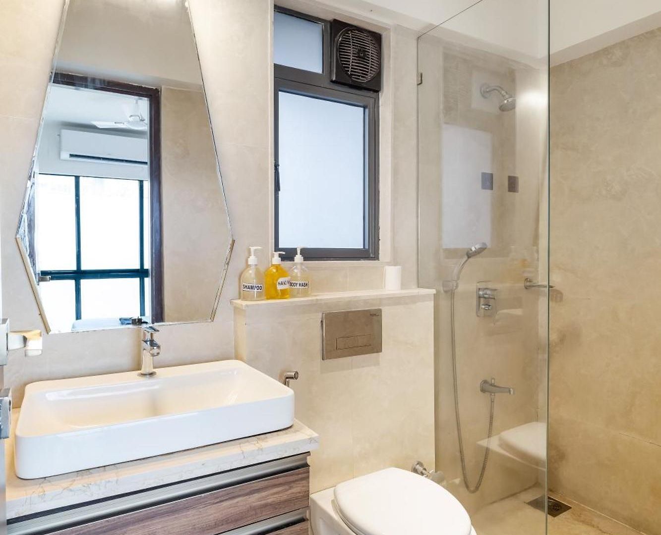 Ov Premium Near Bkc By Square One * Mumbai