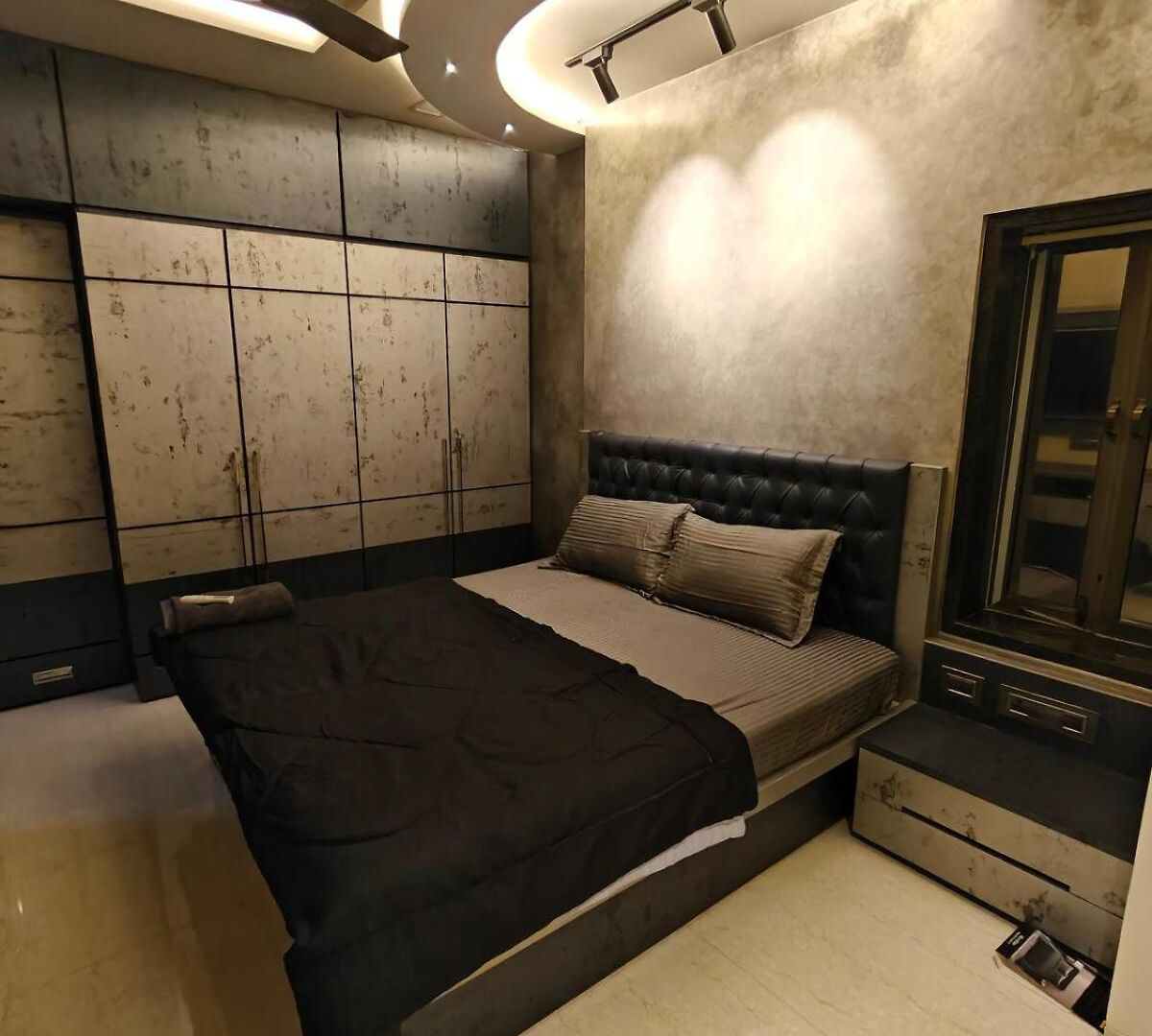 The Royal Abode Apartment *