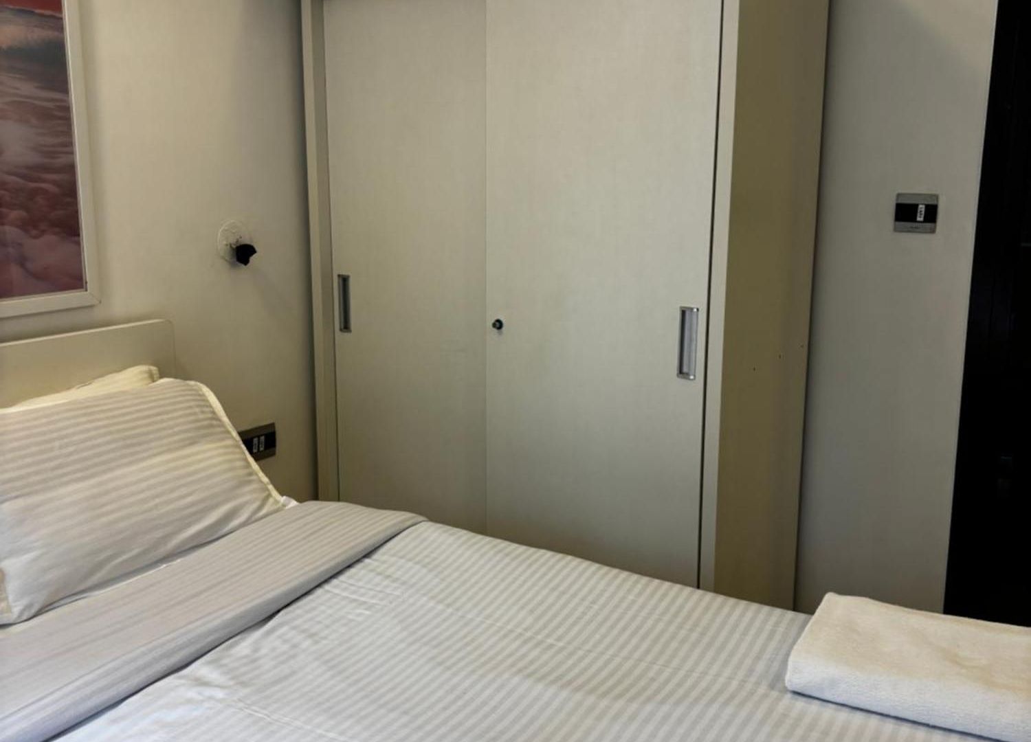 Ov Premium Near Bkc By Square One Apartment Mumbai