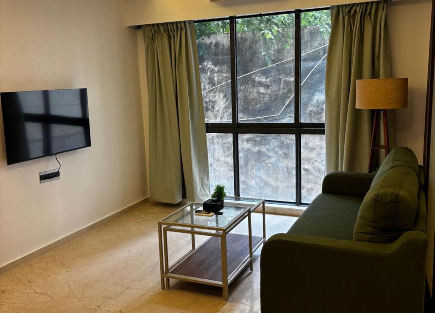 Ov Premium Near Bkc By Square One * Mumbai