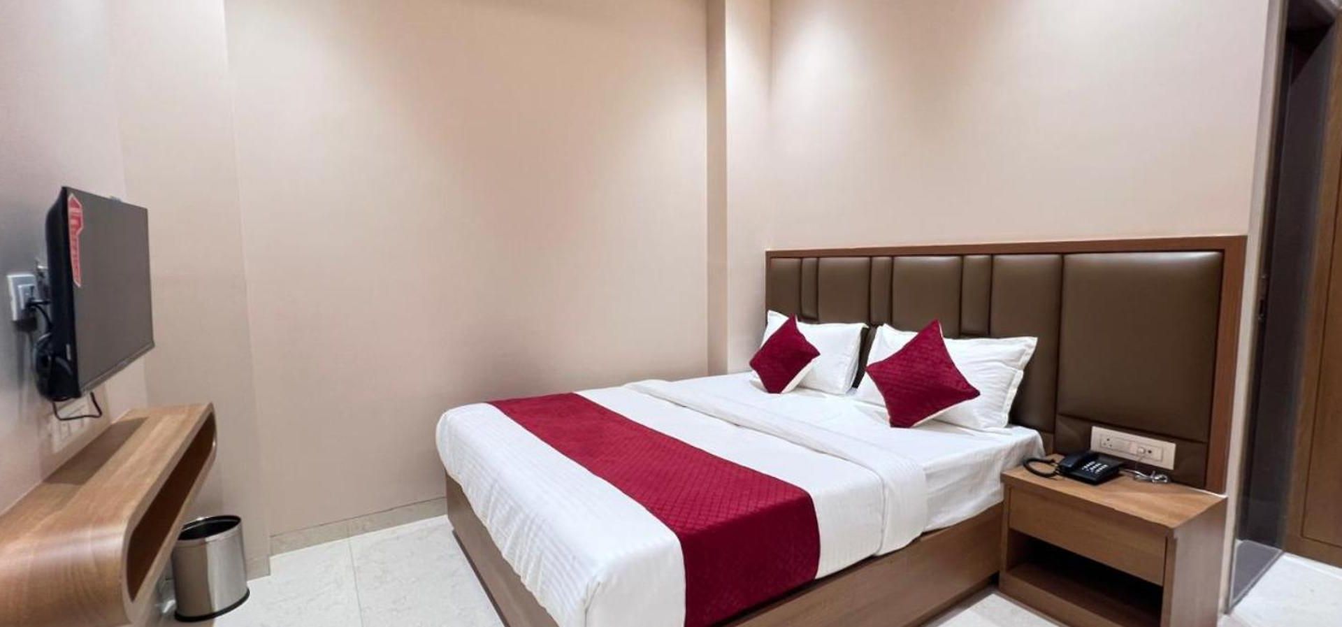 Hotel Shine Hospitality International Airport T2 3*