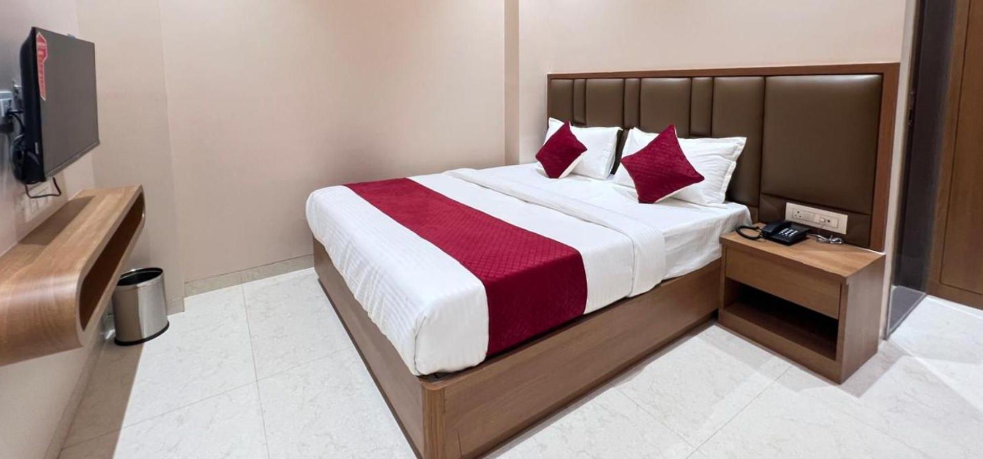 Hotel Shine Hospitality International Airport T2 3*
