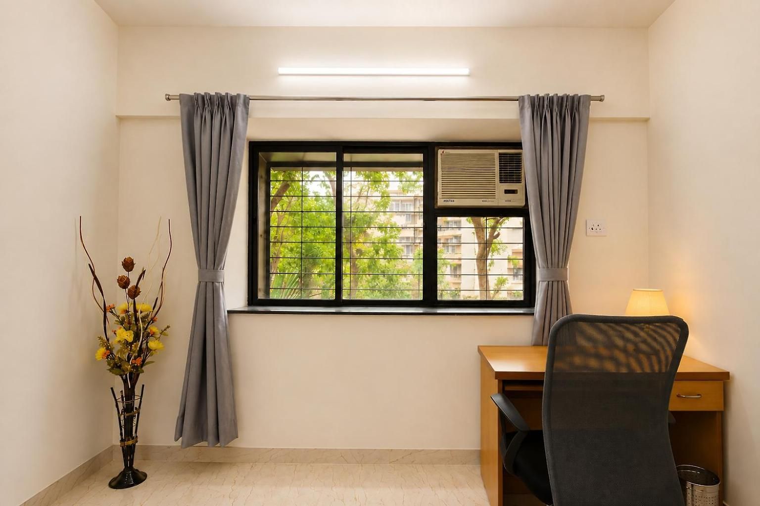 Hotel Pinakii Comfort Suites, Prabhadevi