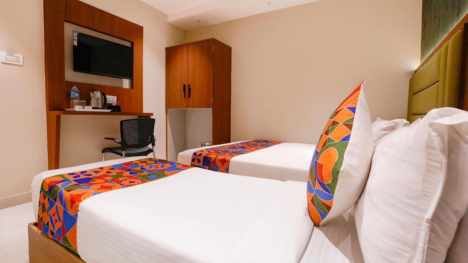 Hotel Fabhotel Ruby Grand
