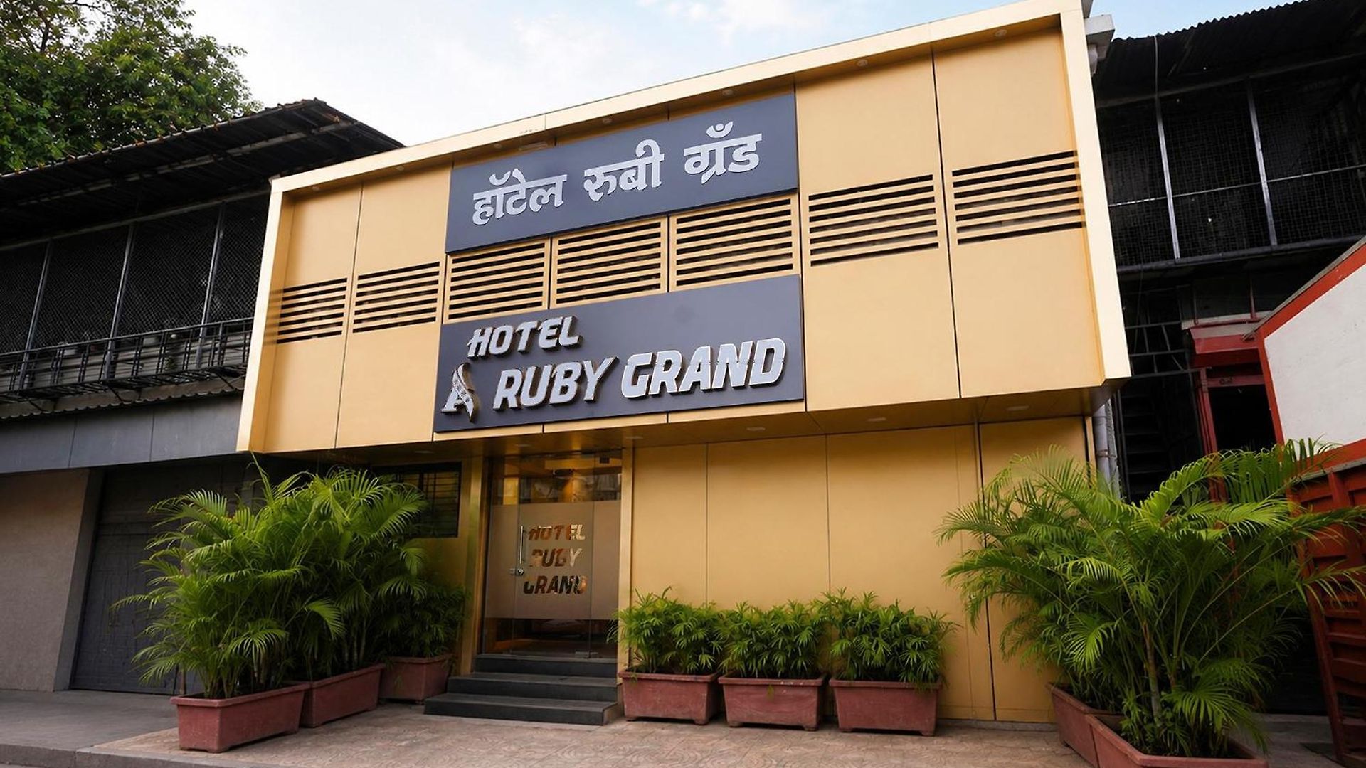 Fabhotel Ruby Grand Hotel 3*