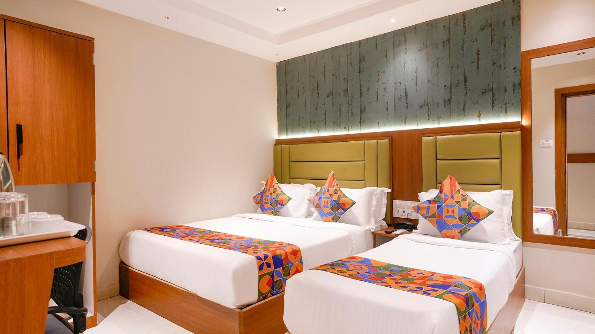 Hotel Fabhotel Ruby Grand