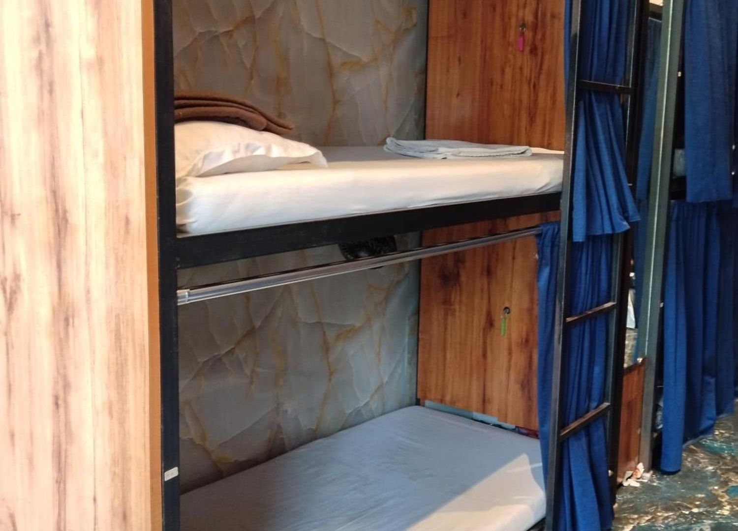 Hostel Bhumi Near Us Embassy Bkc Only Males