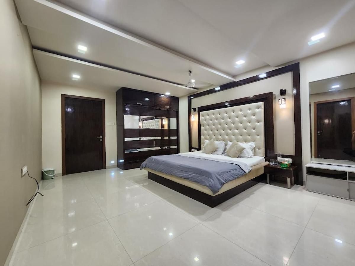 5 Bhk Peacock Perch Luxury Spacez * Mumbai