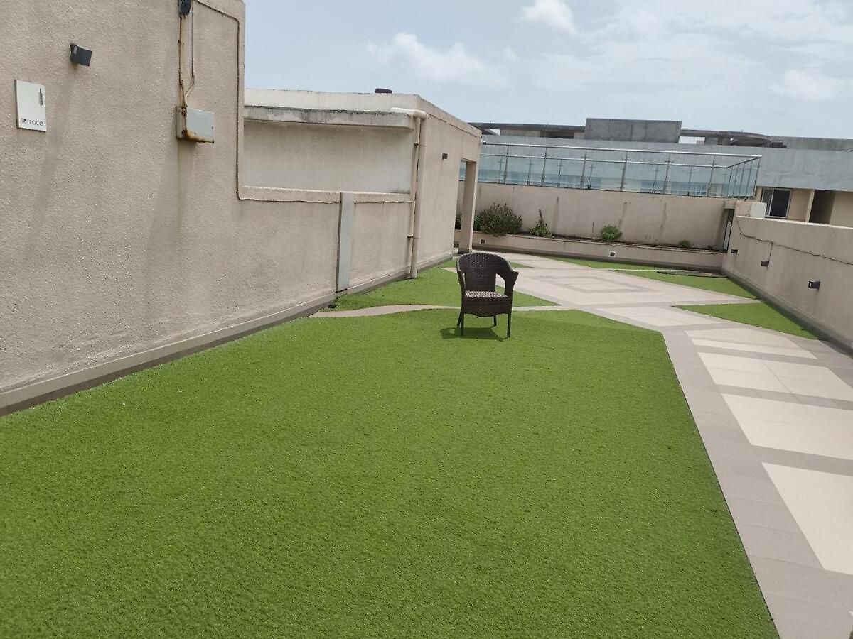 Marbella Near Bkc Pool, Wi-fi, Kitchen Mumbai