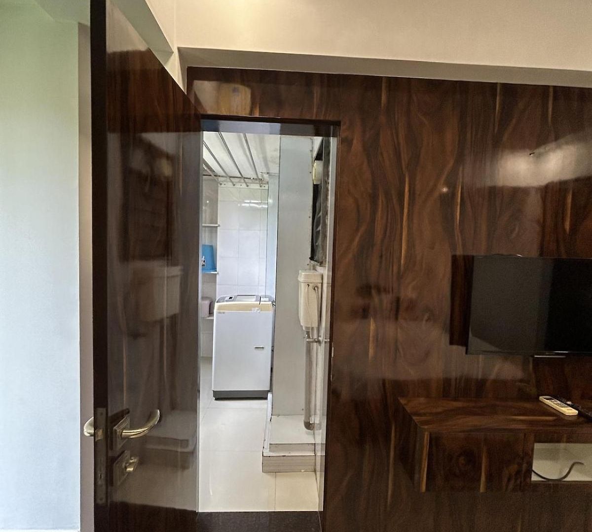 Raut No 1 1bhk Hiranandani Powai Mumbai
