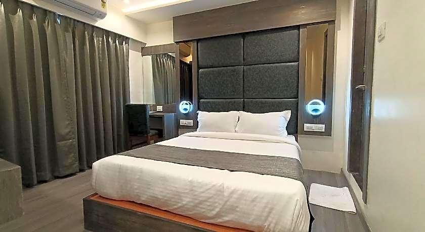 Hotel Classio Andheri - Near Dn Nagar Metro Station