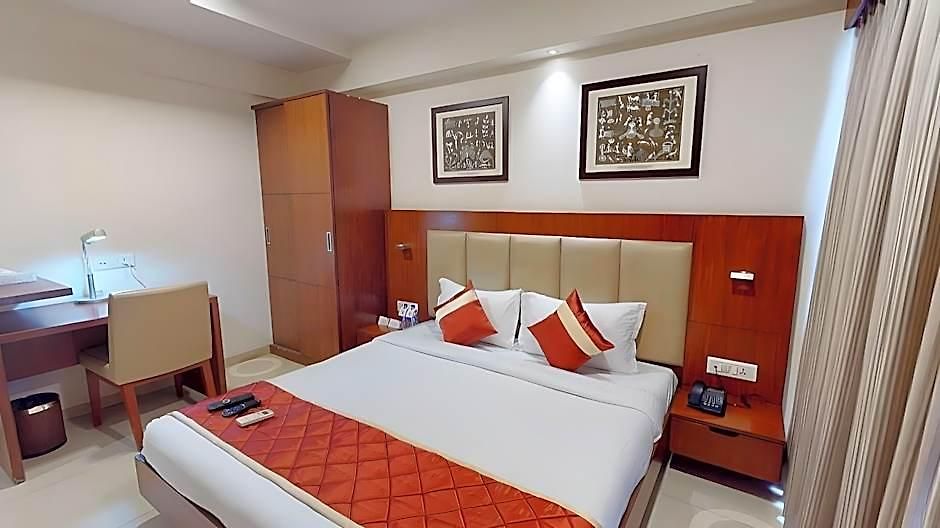 The Altruist Andheri 3*