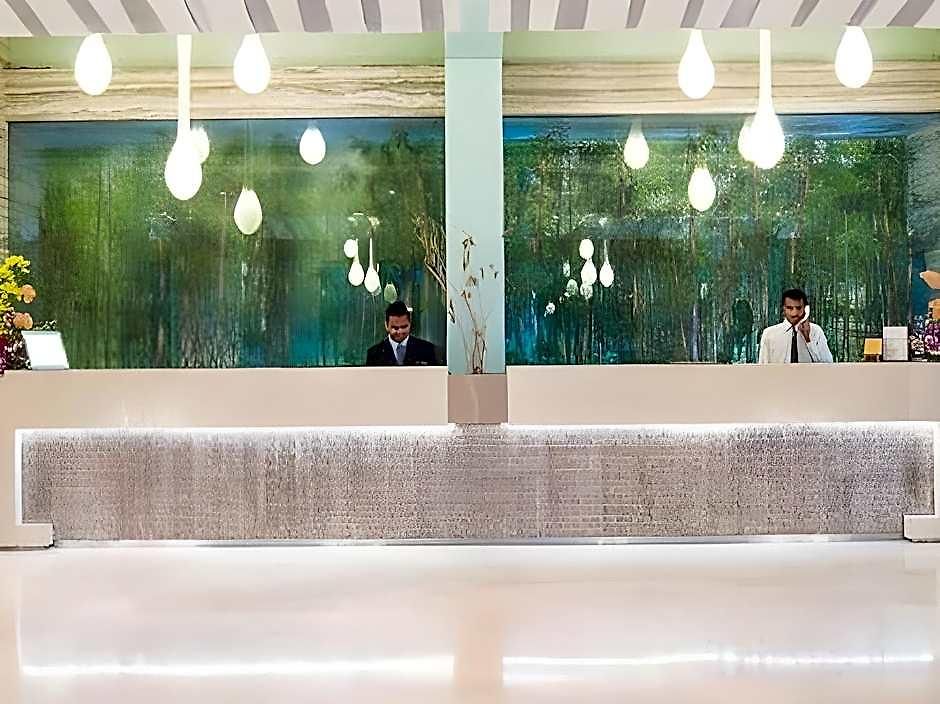 Hotel Mirage Hotel, International Airport