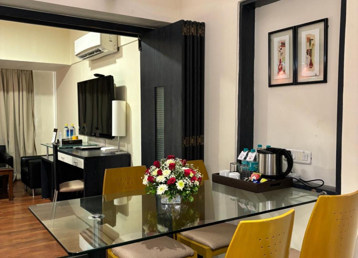 Ramee Guestline Khar Hotel