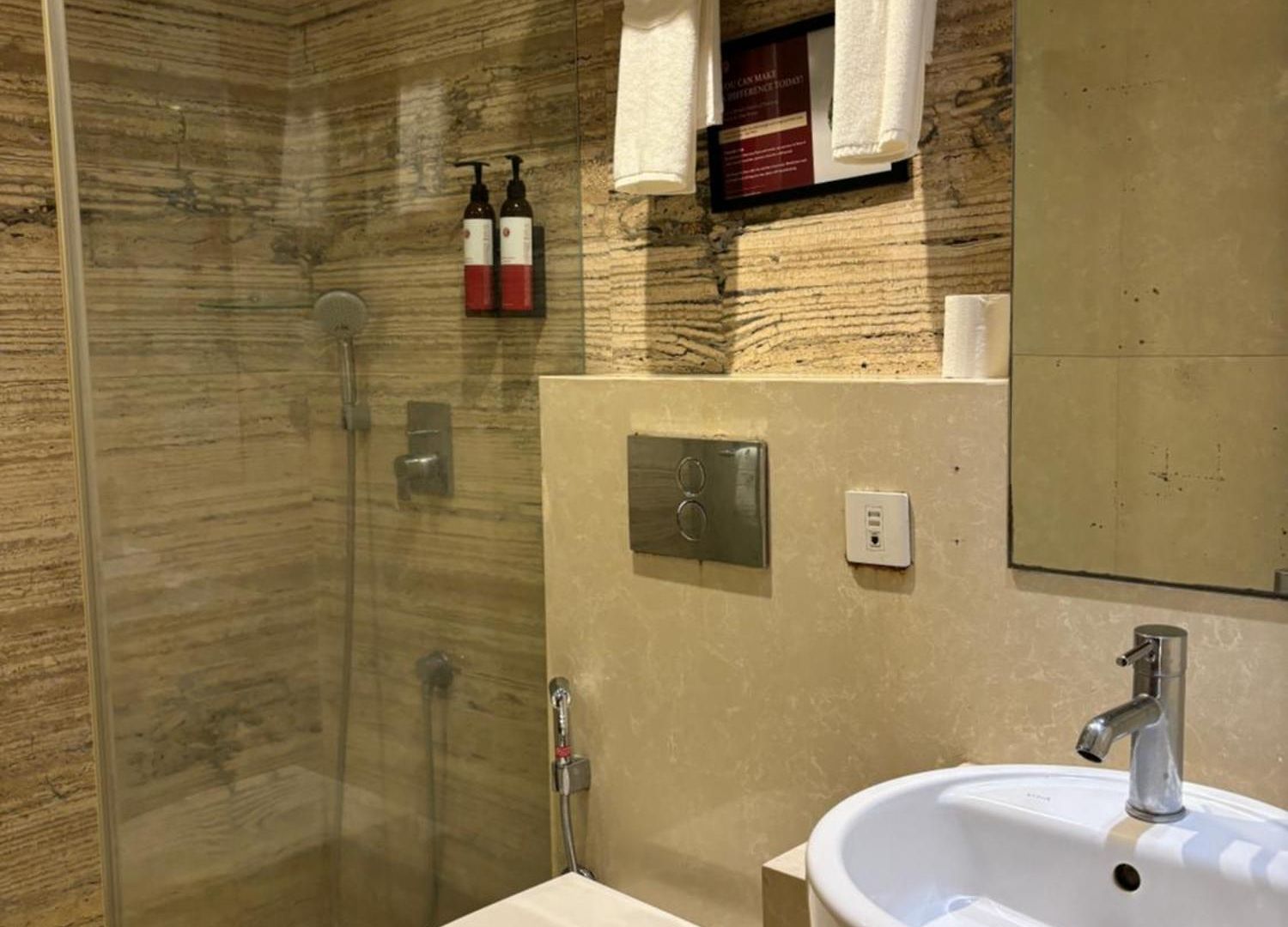 Ramee Guestline Khar 3*