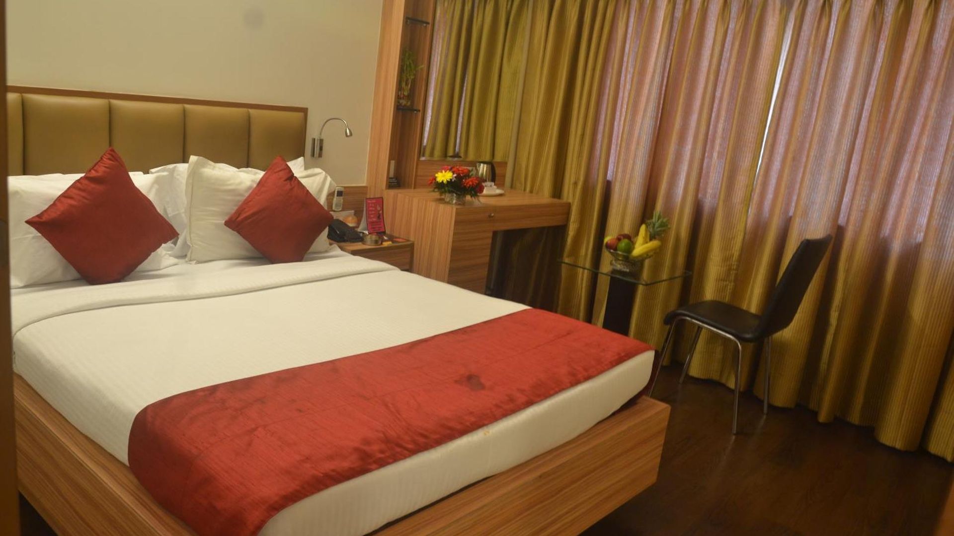 Plaza 3* Mumbai