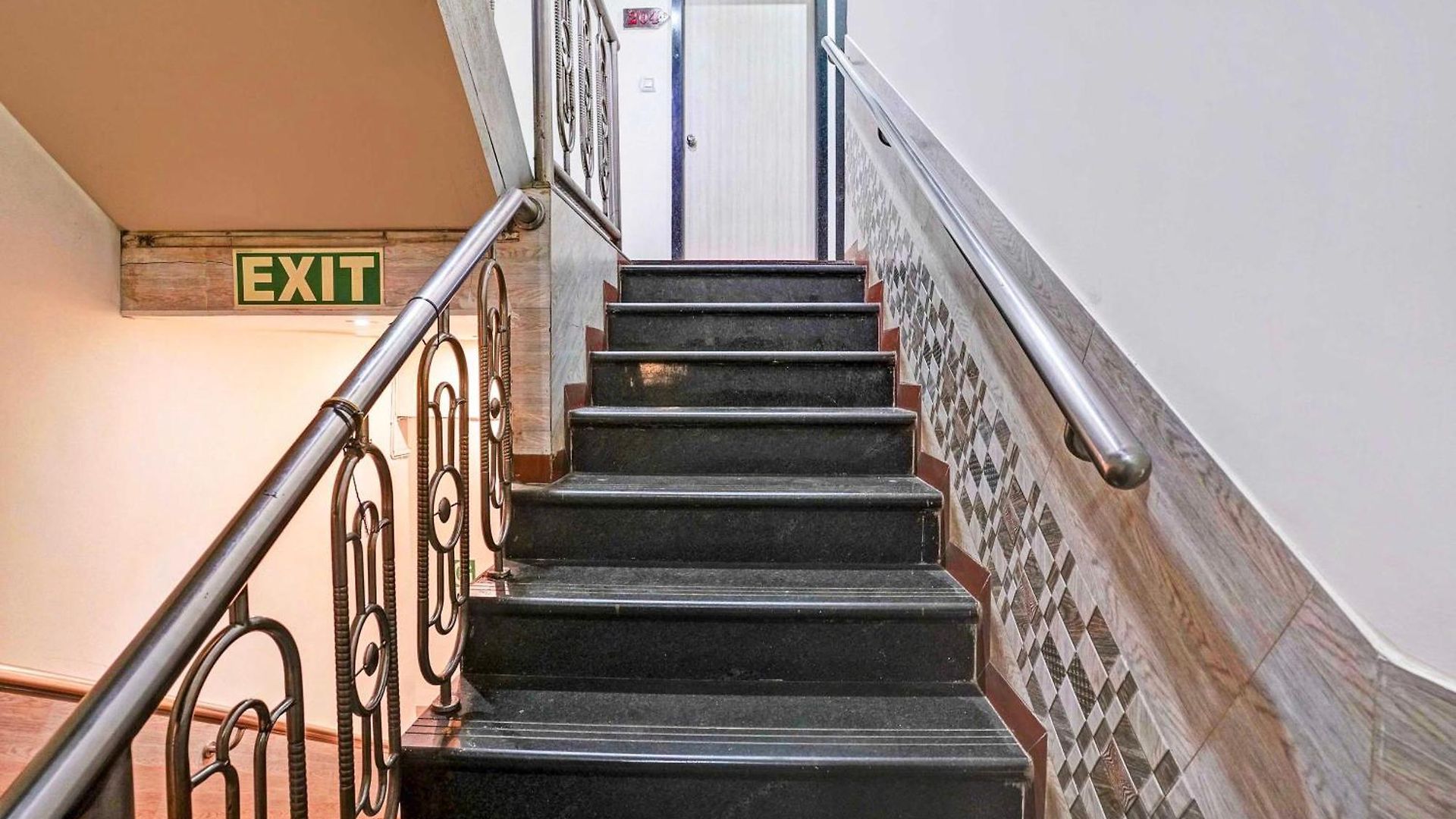 Hotel Super O Kailash Park Near Sakinaka Metro Station 4*