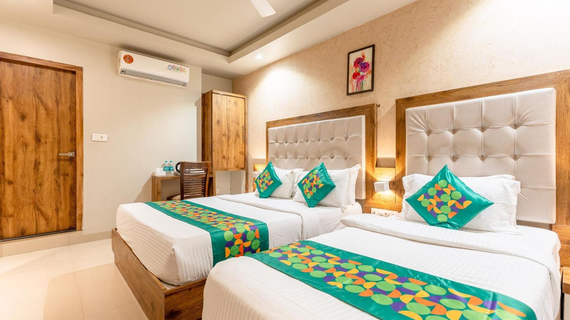 Hotel Treebo Amber International Airport T2 Mumbai