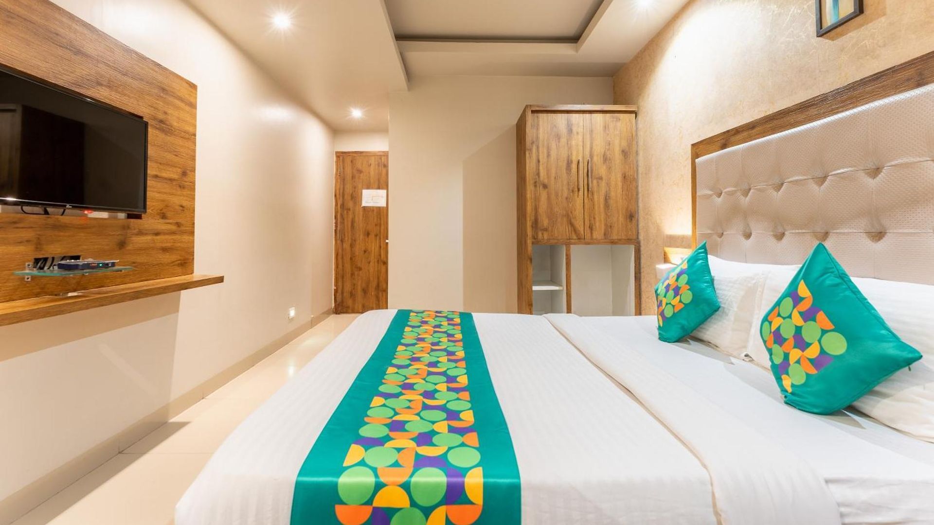 Hotel Treebo Amber International Airport T2 Mumbai