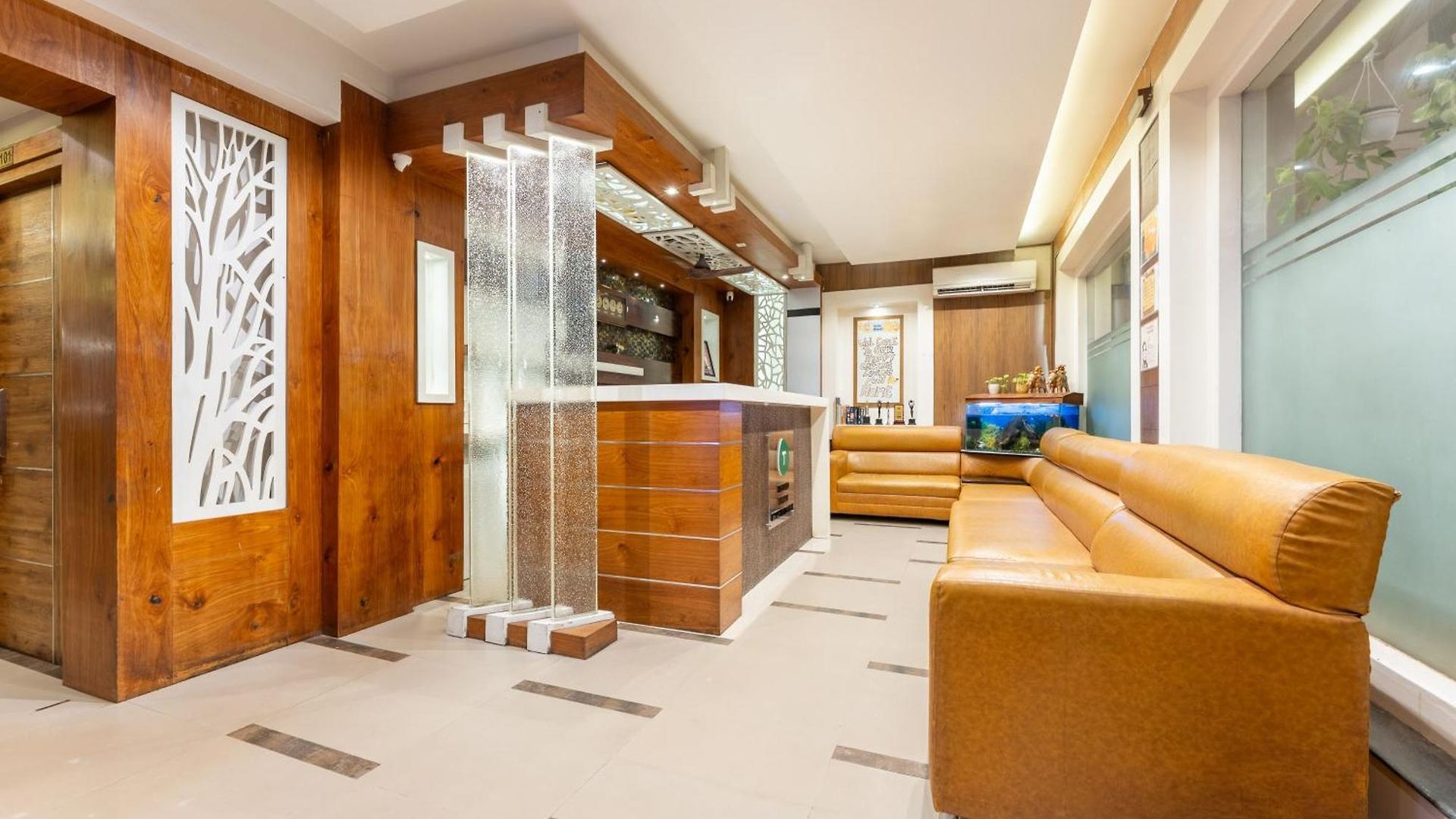 Treebo Amber International Airport T2 Hotel 3*