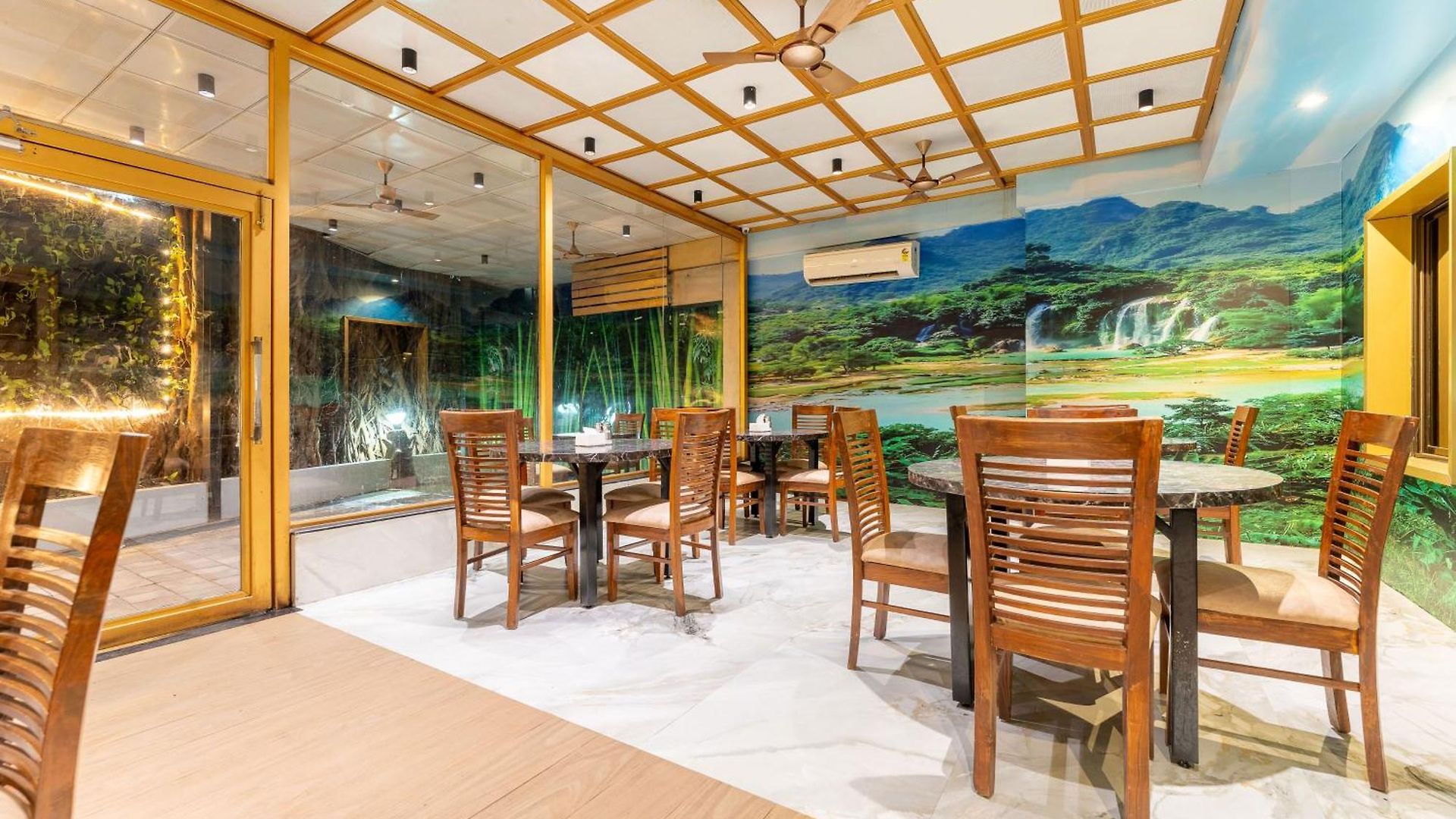 Hotel Treebo Amber International Airport T2 Mumbai