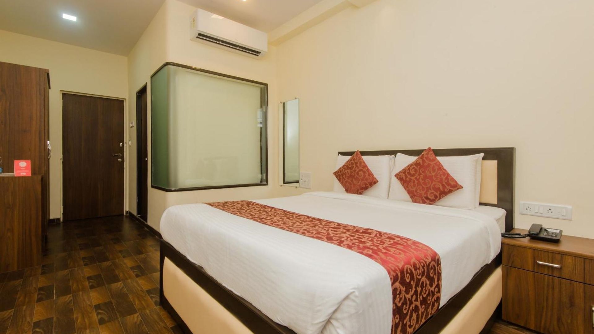 Hotel O Divine Residency Near Phoenix Marketcity 3*