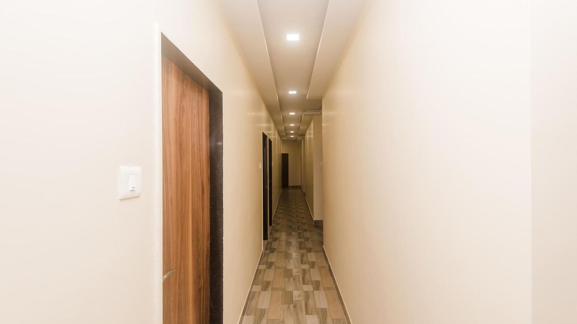 Hotel O Greenforest Near Airport Road Metro Station