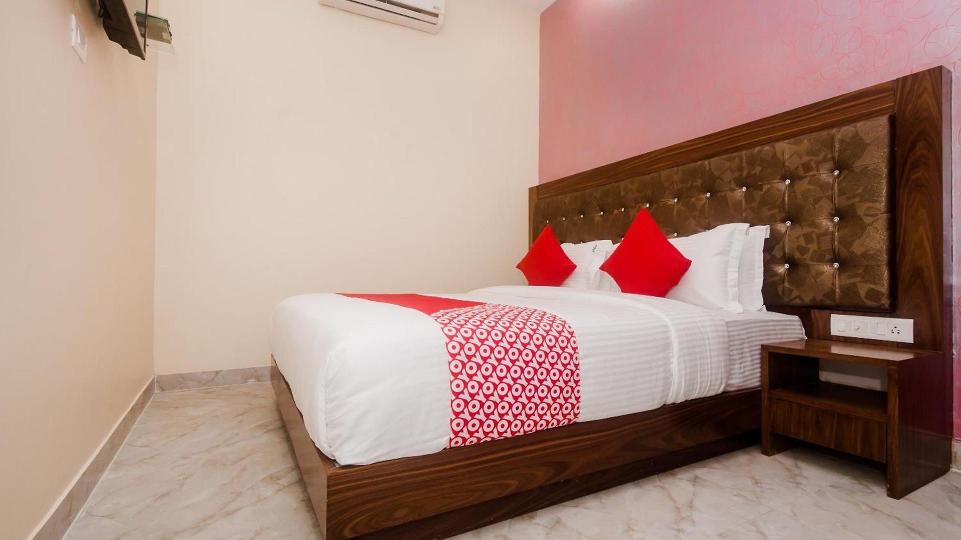 O Greenforest Near Airport Road Metro Station Hotel