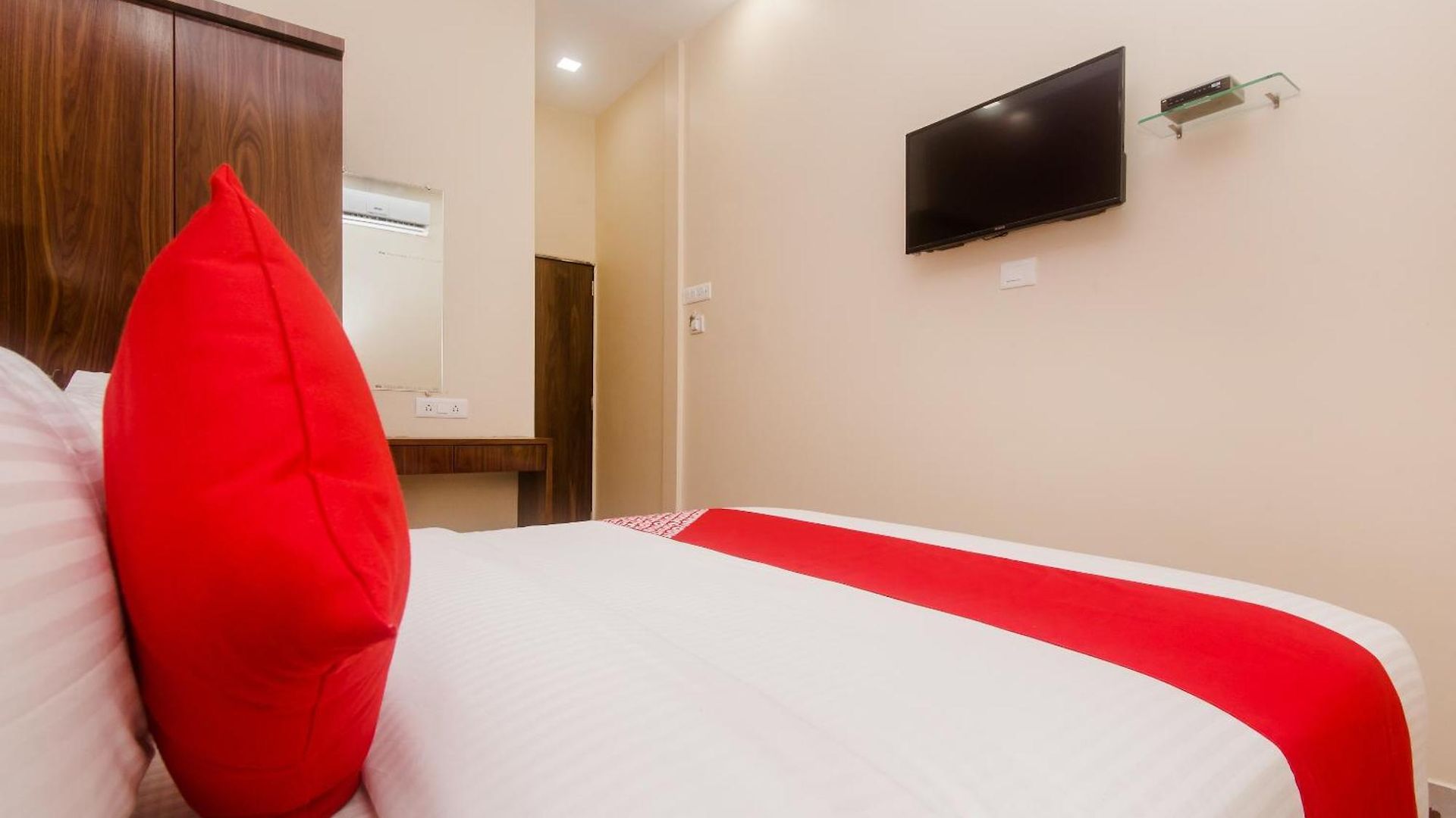 O Greenforest Near Airport Road Metro Station Hotel