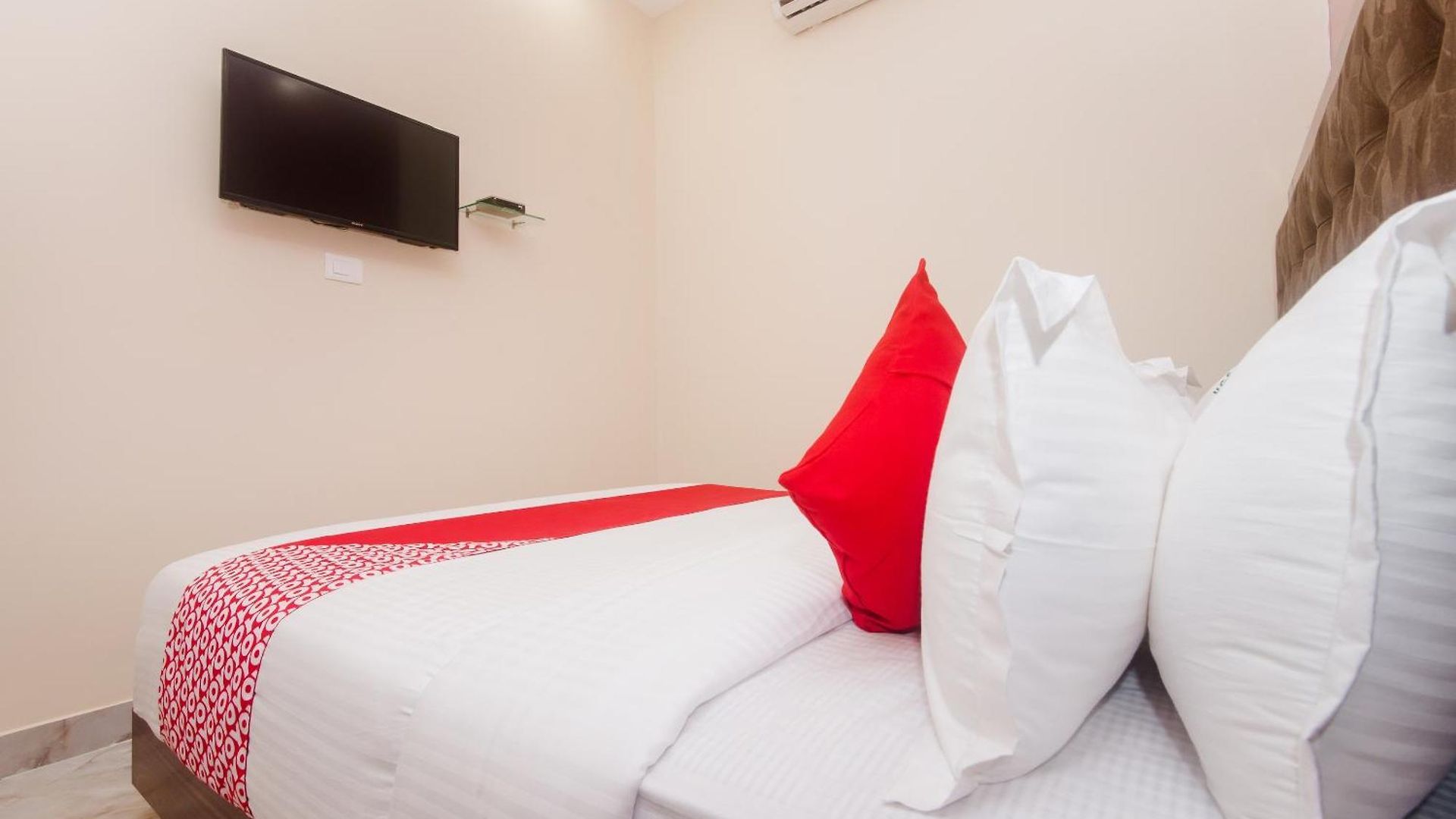 Hotel O Greenforest Near Airport Road Metro Station