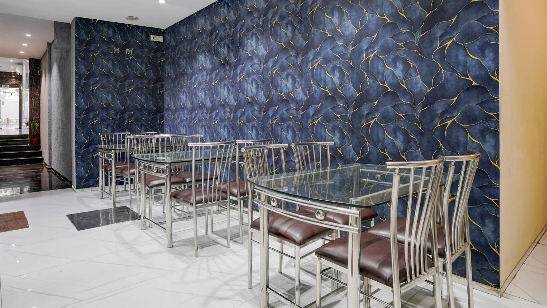 Hotel Super Oyo O Powai Mumbai