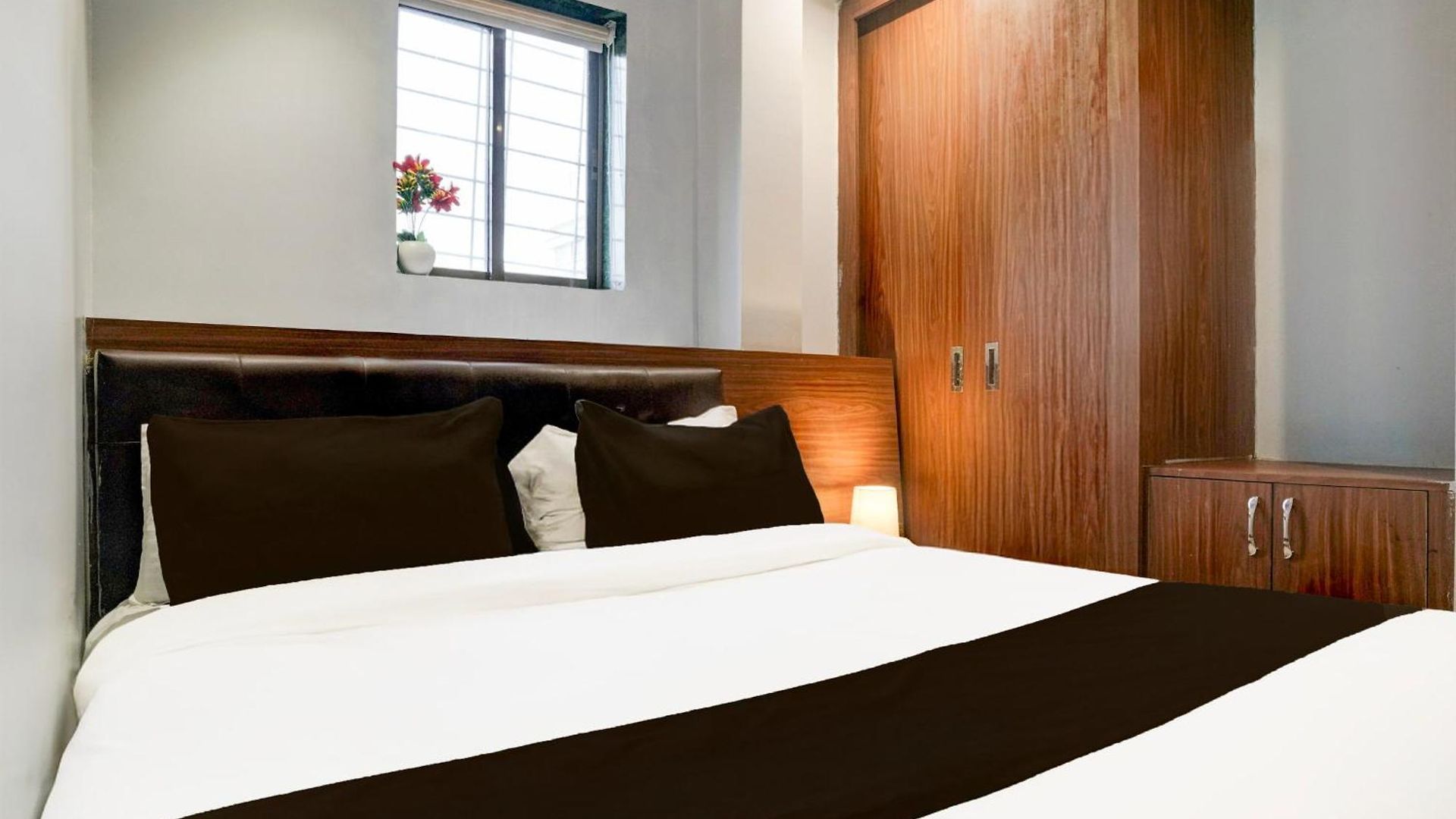 Super Oyo O Powai 4* Mumbai