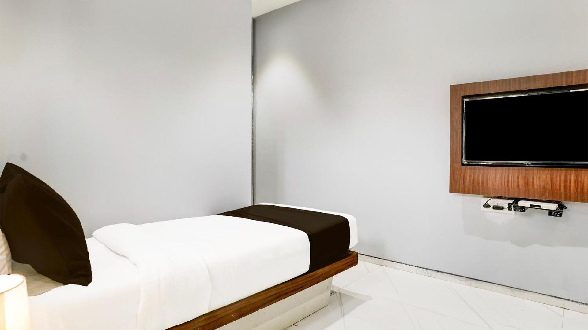 Hotel Super Oyo O Powai