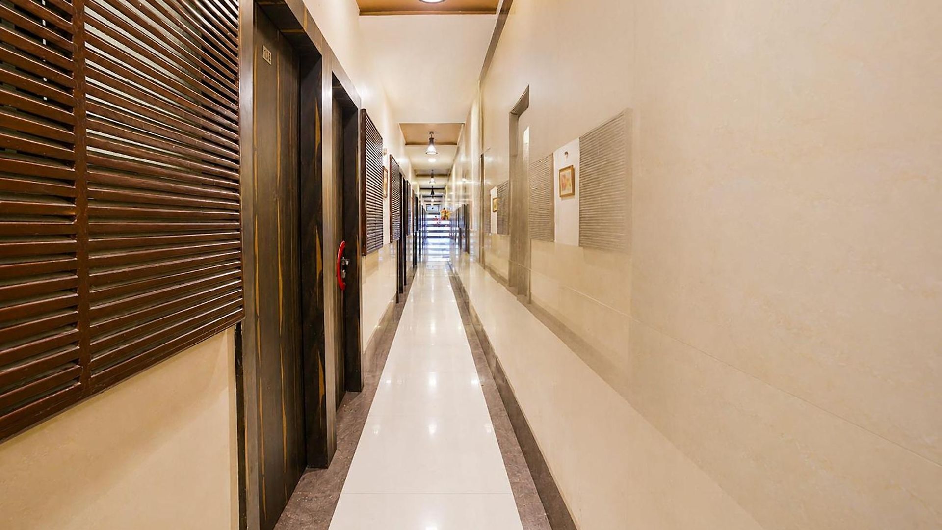 Collection O Kurla Bkc Formerly Golden Tulipz Hotel Mumbai