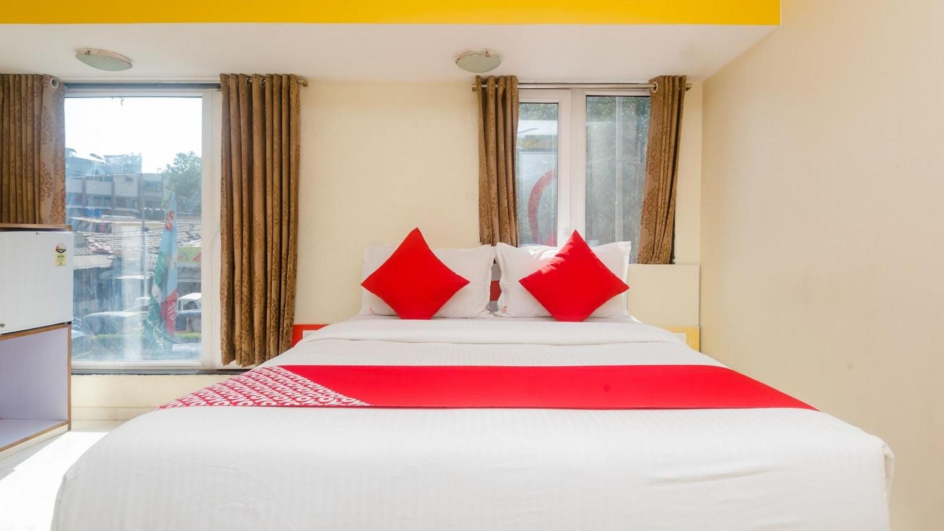 Collection O Grand Corp Hotel
