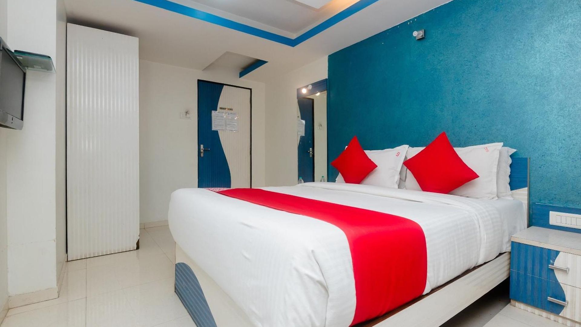 Collection O Grand Corp Hotel Mumbai