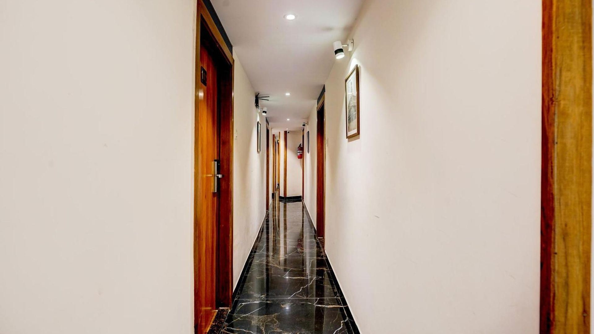 Super O Sakinaka Andheri Kurla Road Hotel 4*