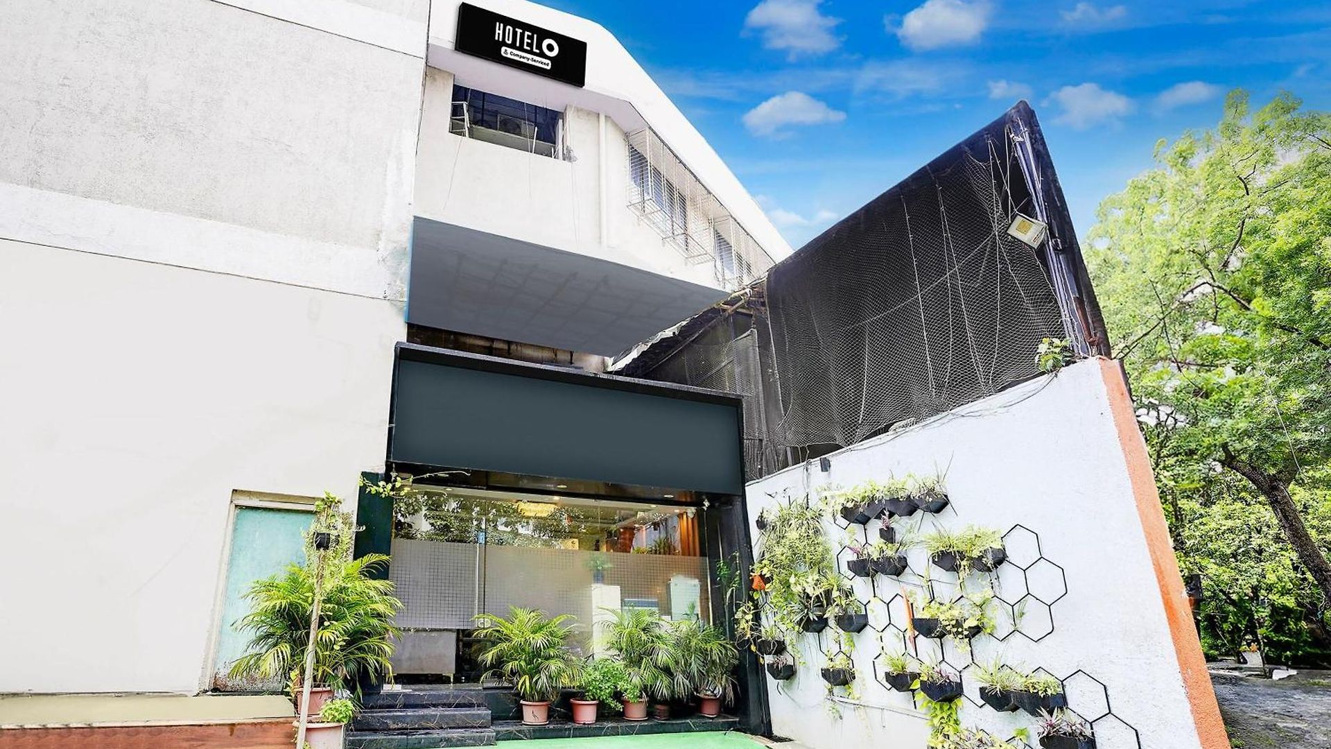 Super O Sakinaka Andheri Kurla Road Hotel 4*