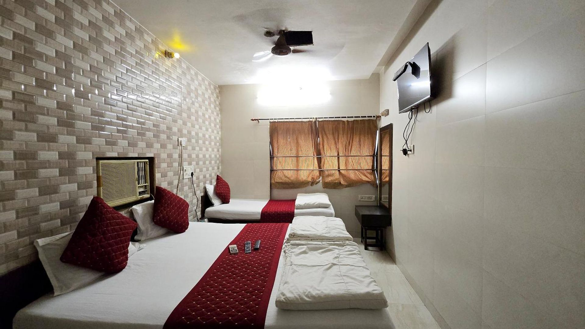 Fabhotel Kamal
