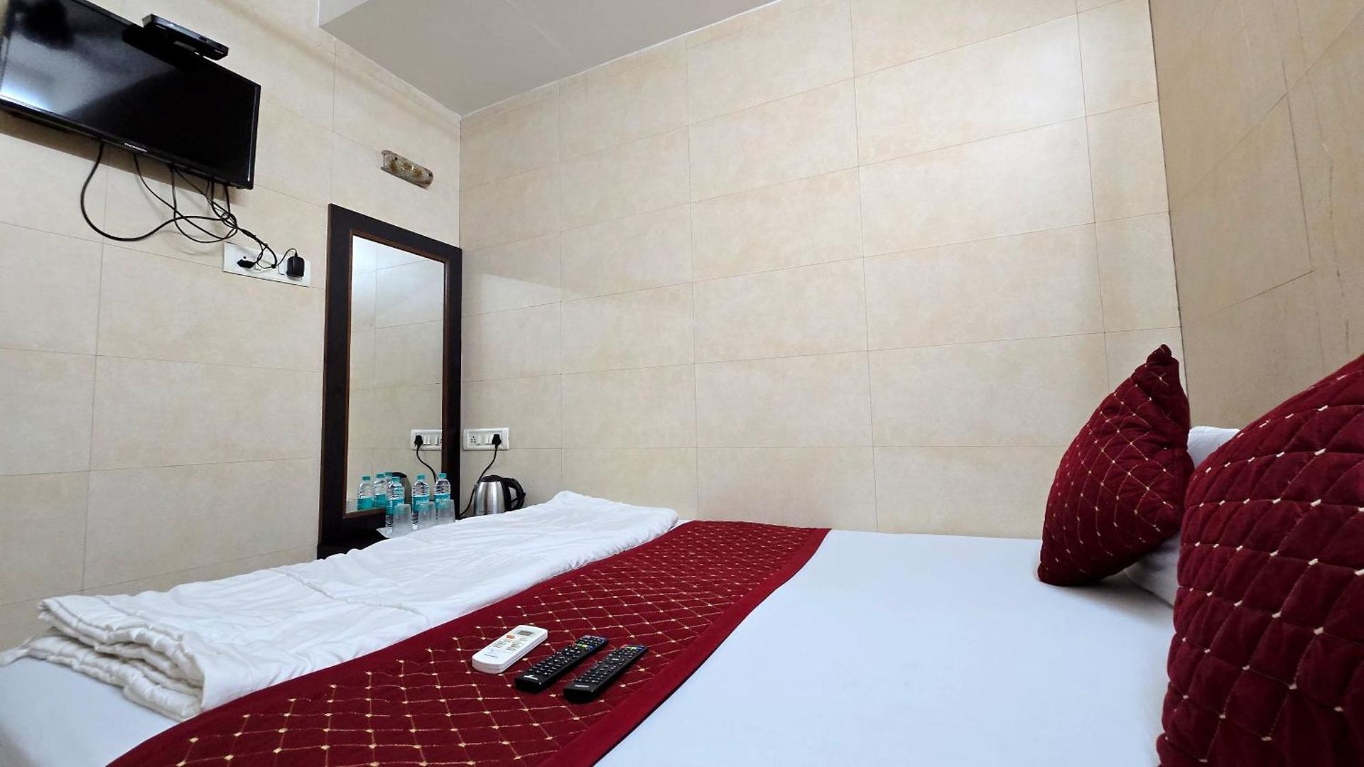 Hotel Fabhotel Kamal Mumbai
